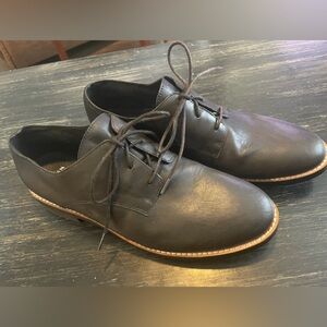 Eileen Fisher Oxford, size 9